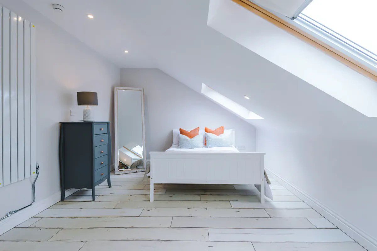 6 Bedroom Apartment ROOM