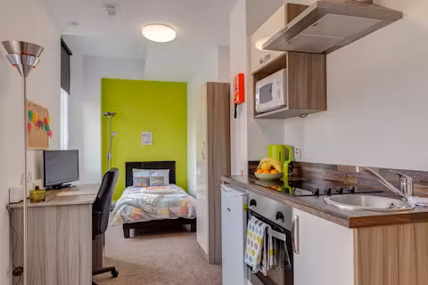 st-andrews-court-glasgow-ROOM