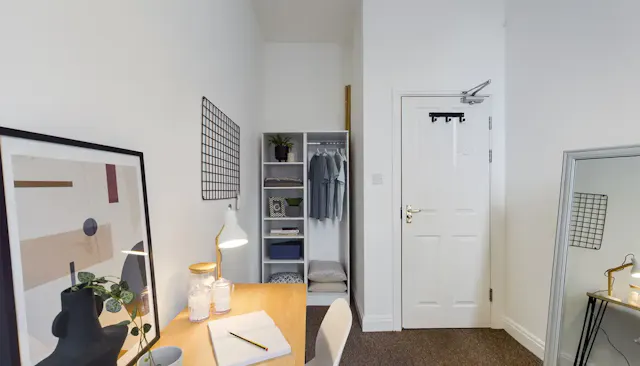 8 Bedroom House room image 17