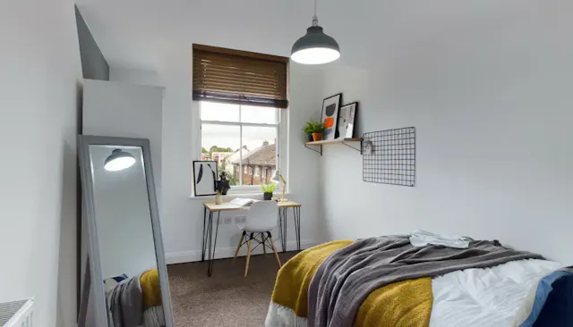 9 Bedroom House room image 2