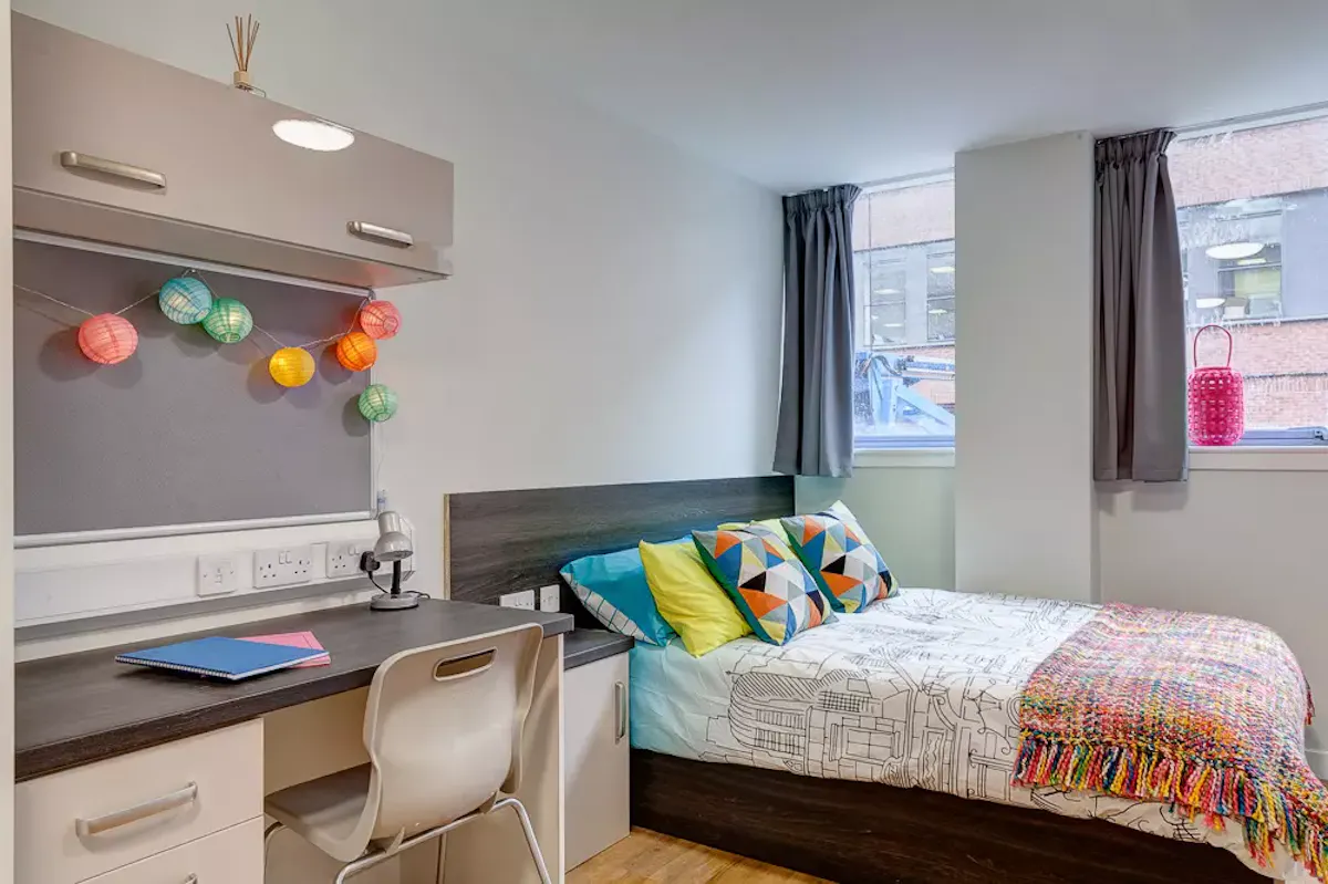 Platinum Studio ROOM