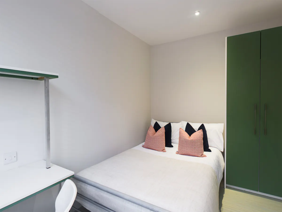 5 Bedroom Apartment ROOM