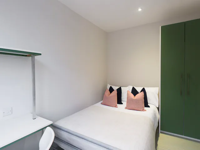 5 Bedroom Apartment room image 1