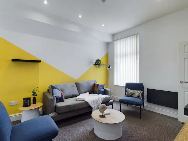 9 Bedroom House room image 5