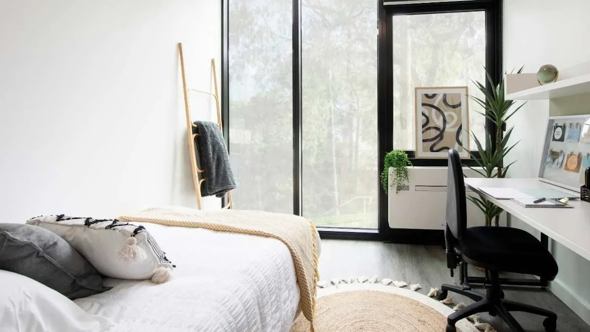 ROOM ROOM