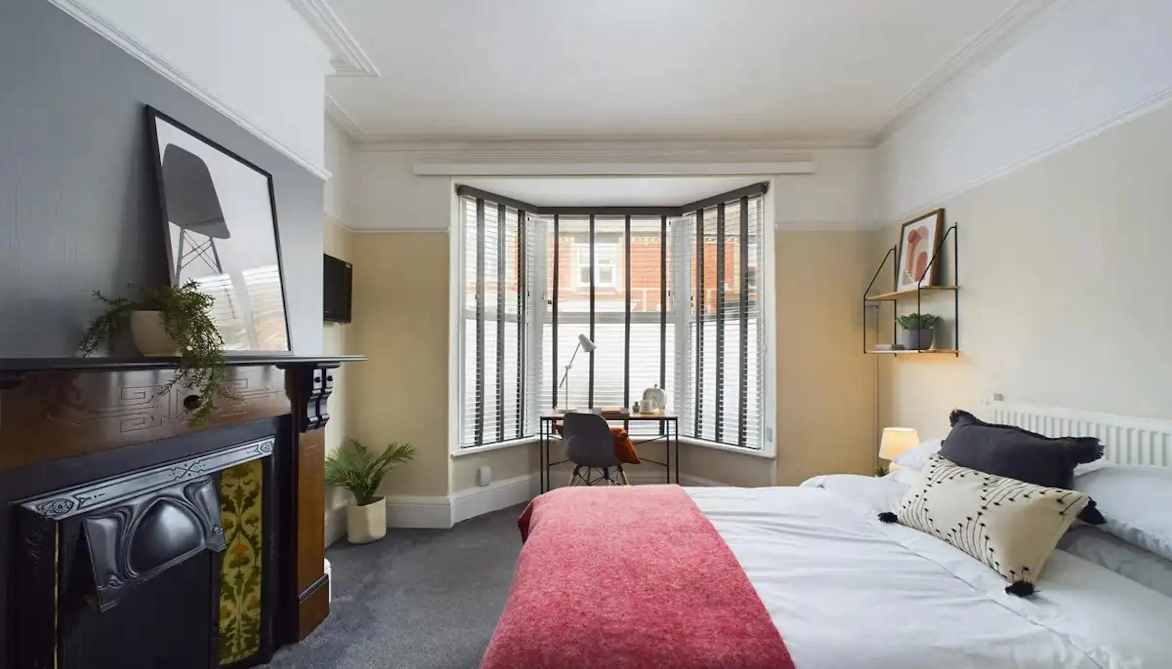 4 Bed Apartment ROOM 1