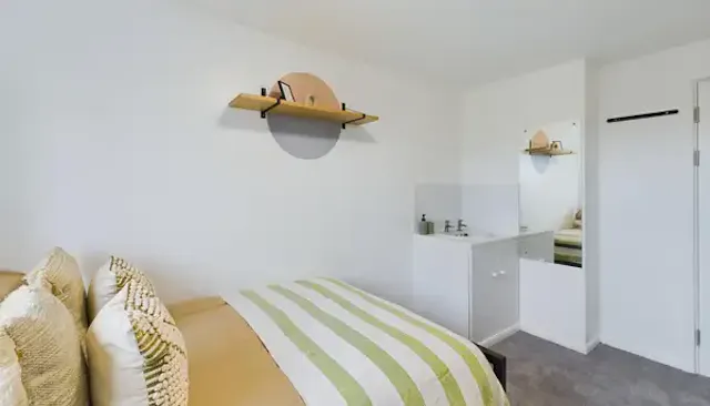 6 Bedroom Apartment room image 2