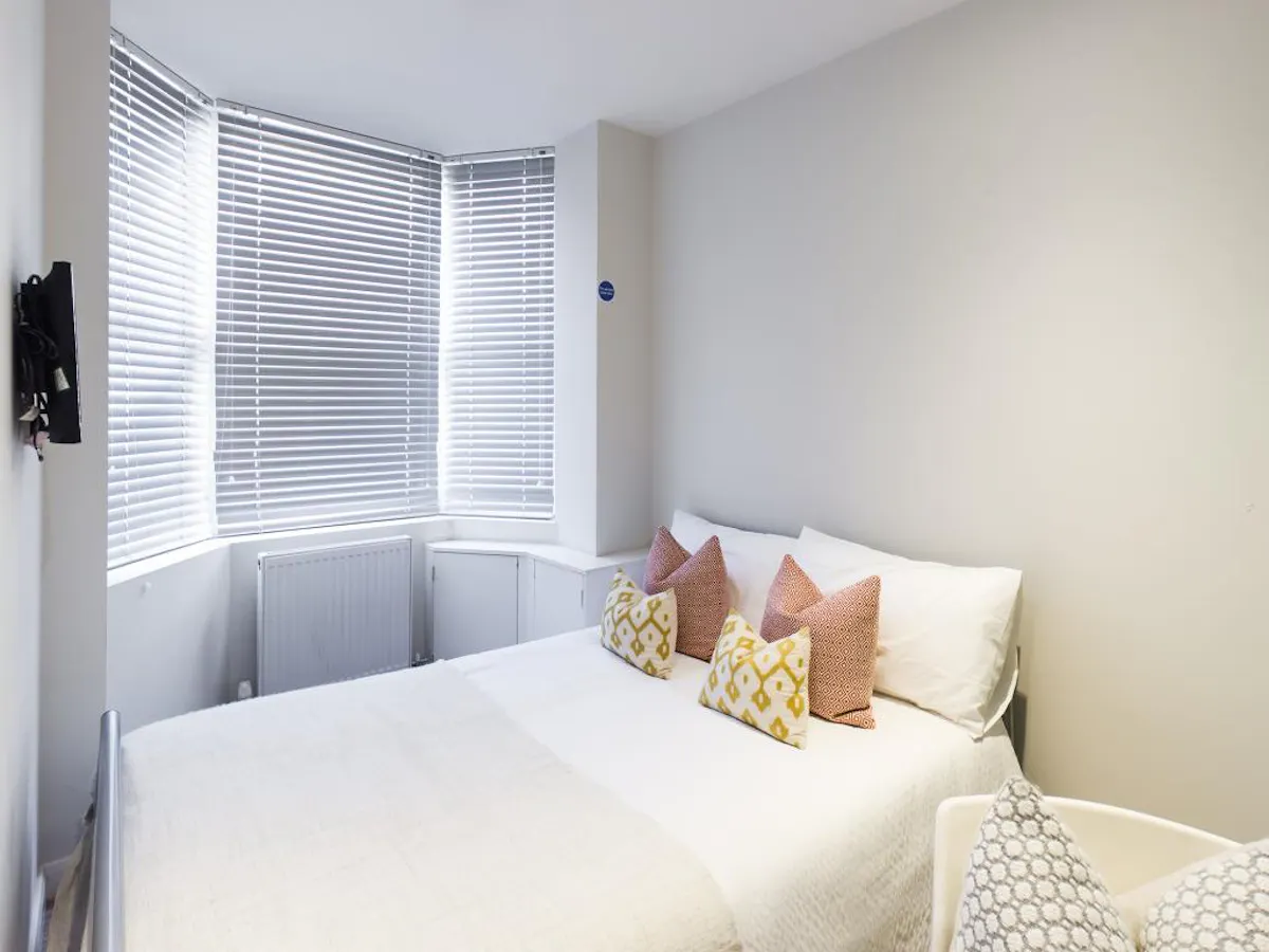 4 Bed Apartment ROOM