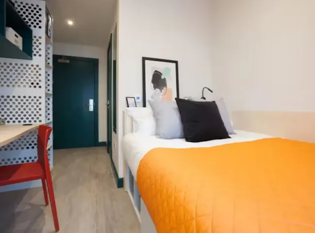 Silver En Suite room image 1