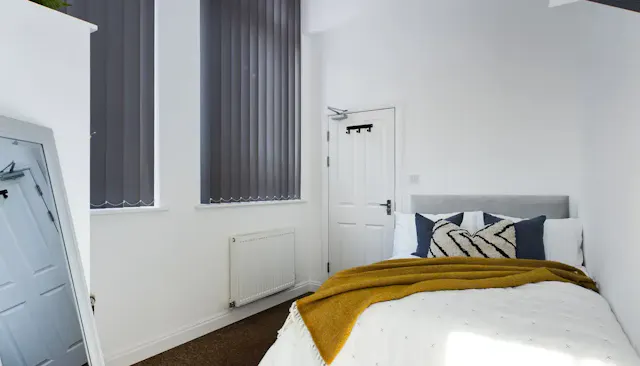 8 Bedroom House room image 2
