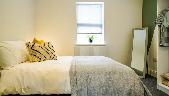 6 Bed Apartment room image 2