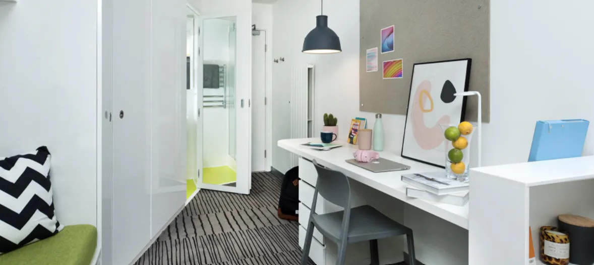 Large En-Suite ROOM 1