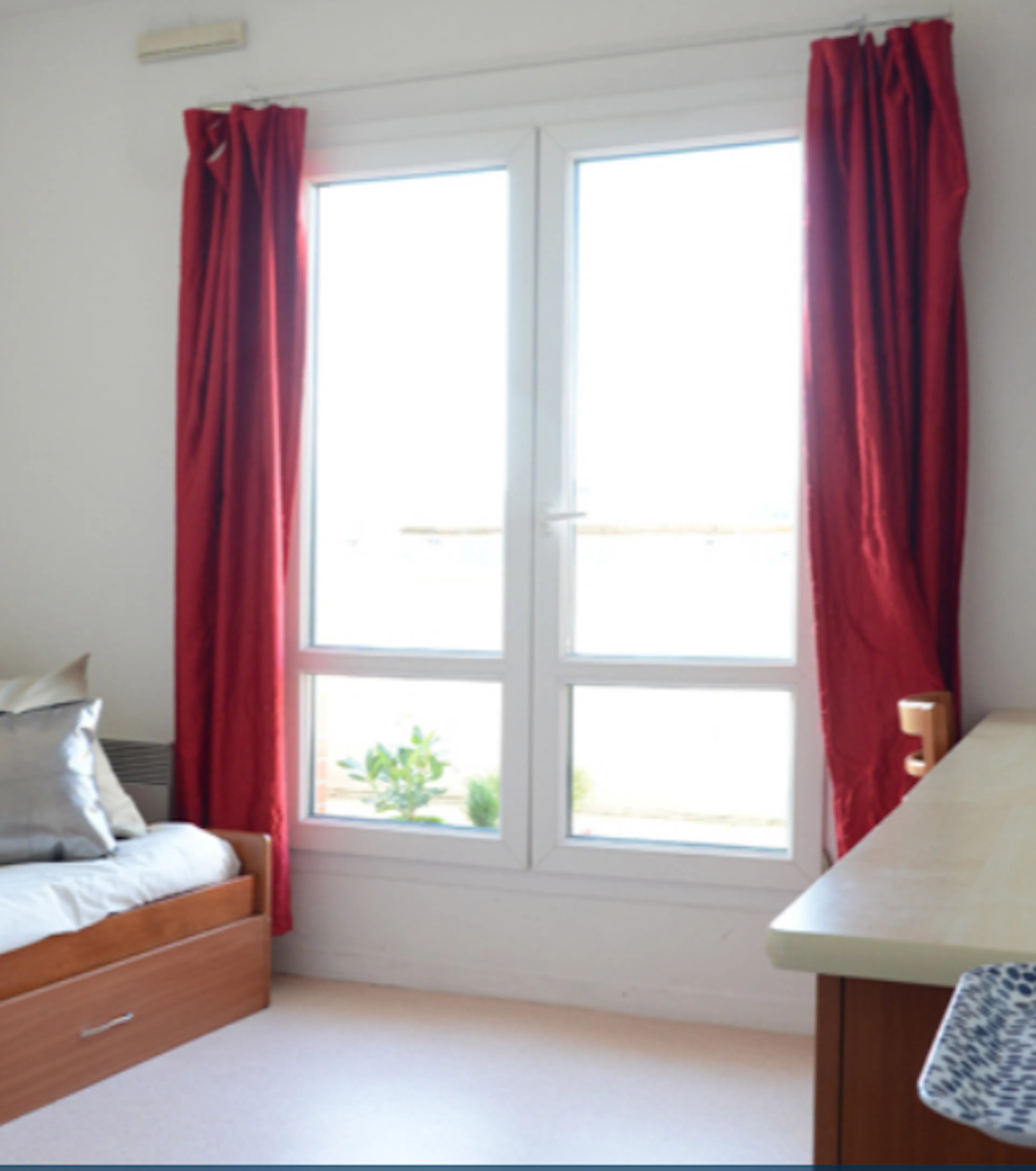 ROOM ROOM 1