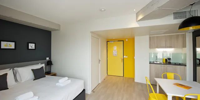 Studio Apartments room image 2