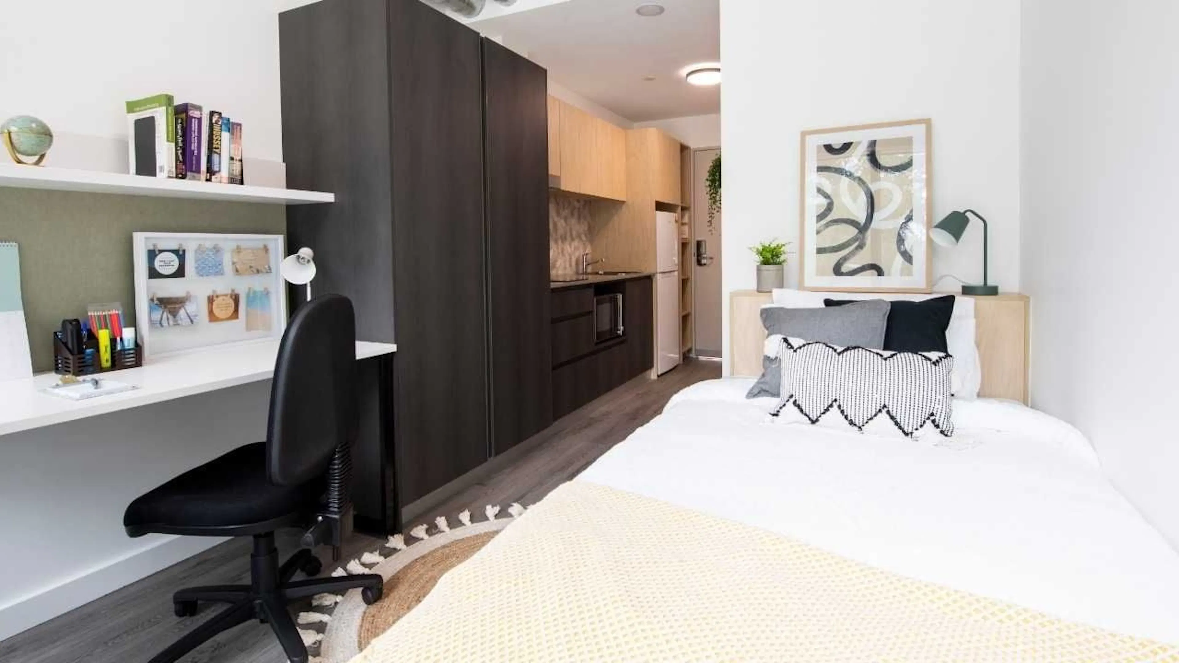 ROOM ROOM 1