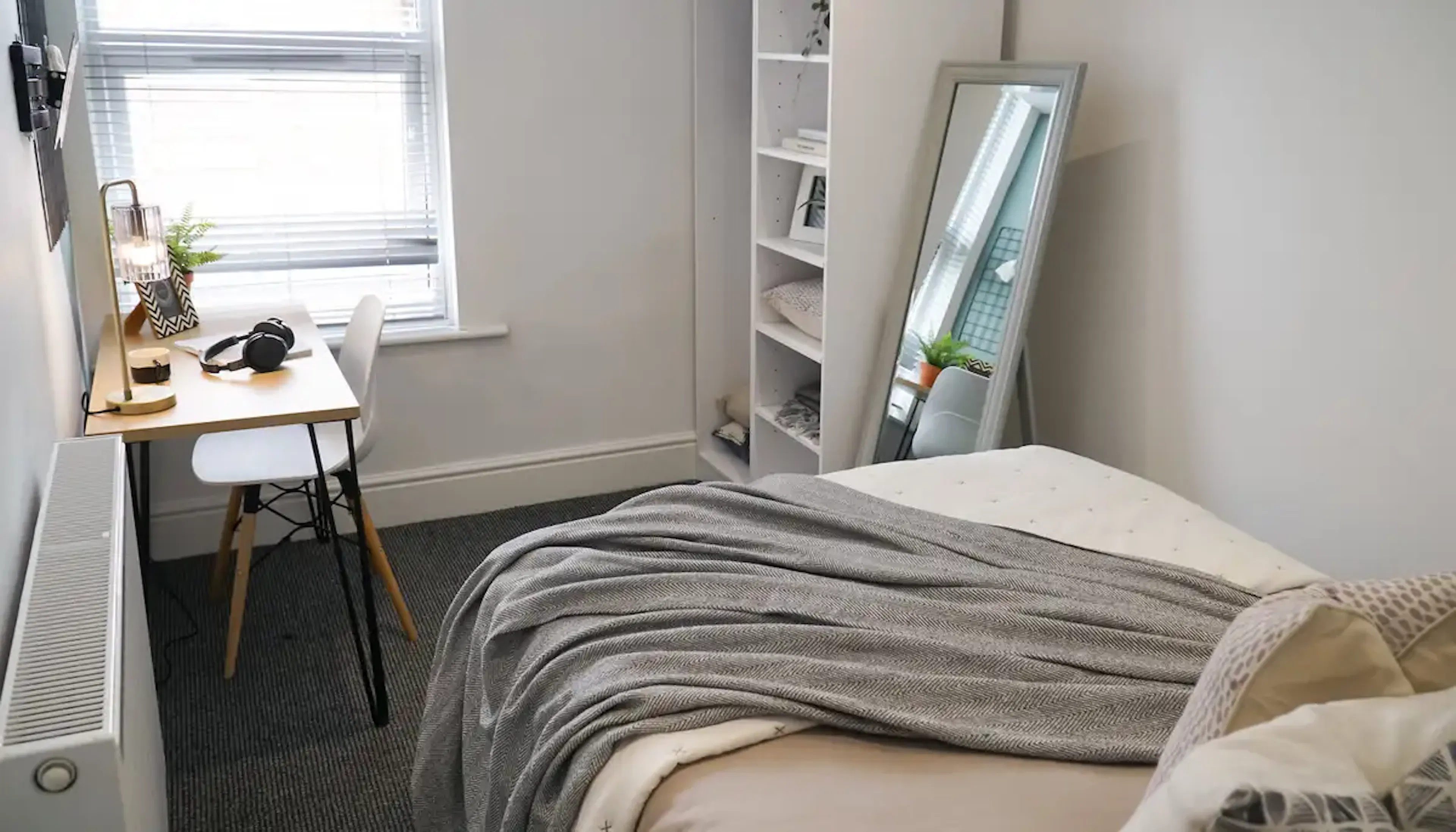 6 Bed Apartment ROOM 3