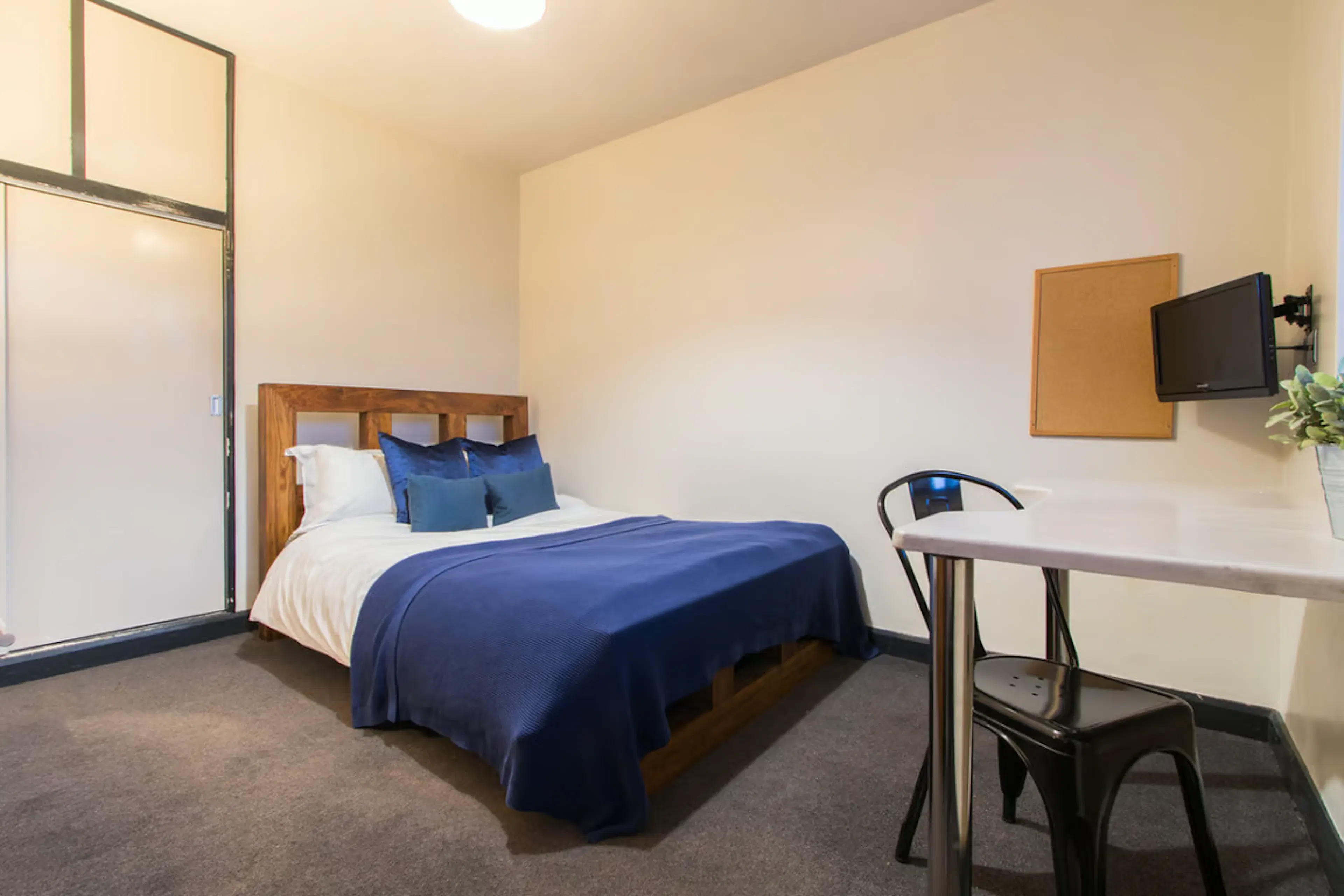 ROOM ROOM 2