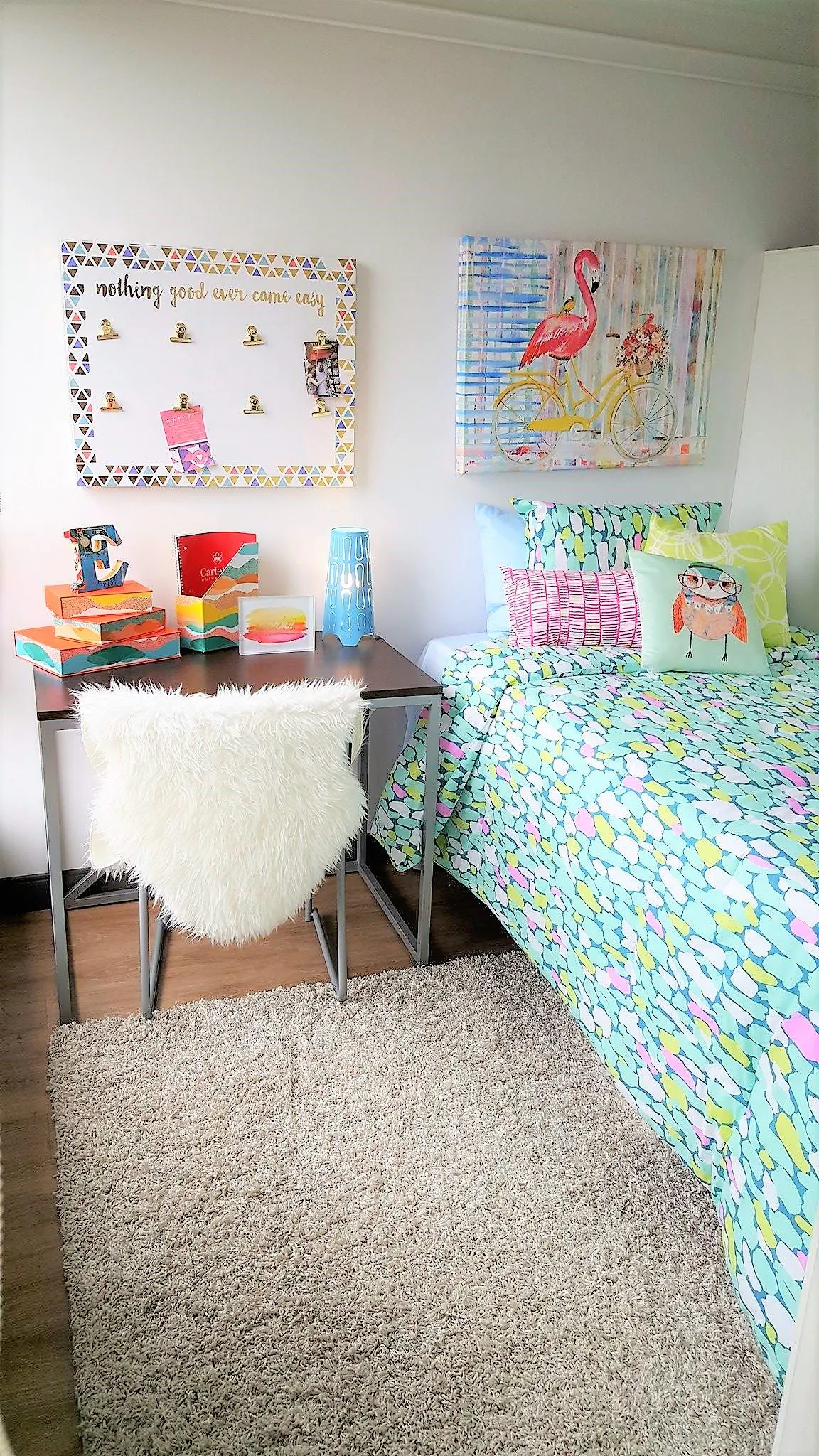 4 Bedroom 2 Bathroom Apartment ROOM 2