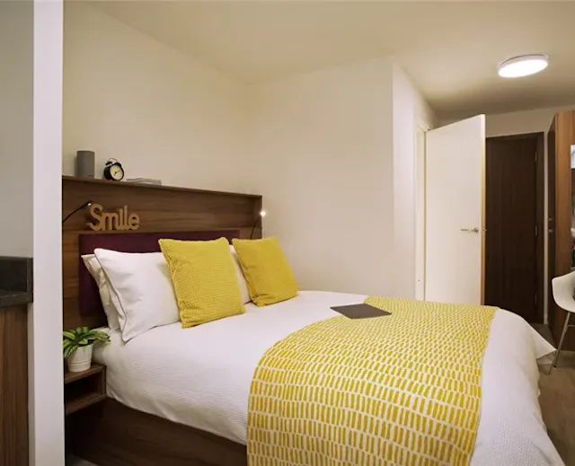 Ensuite room image 1