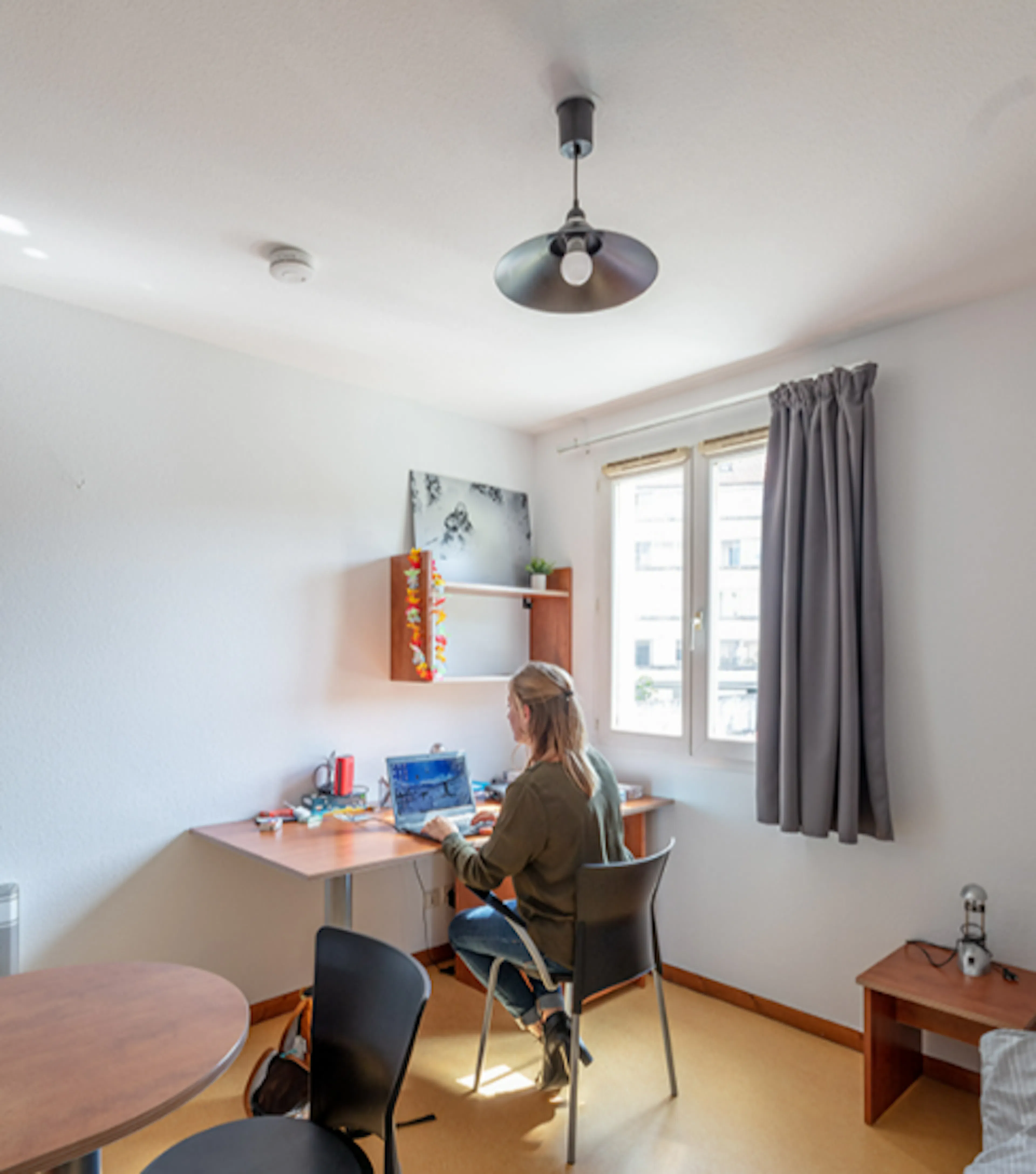ROOM ROOM 1