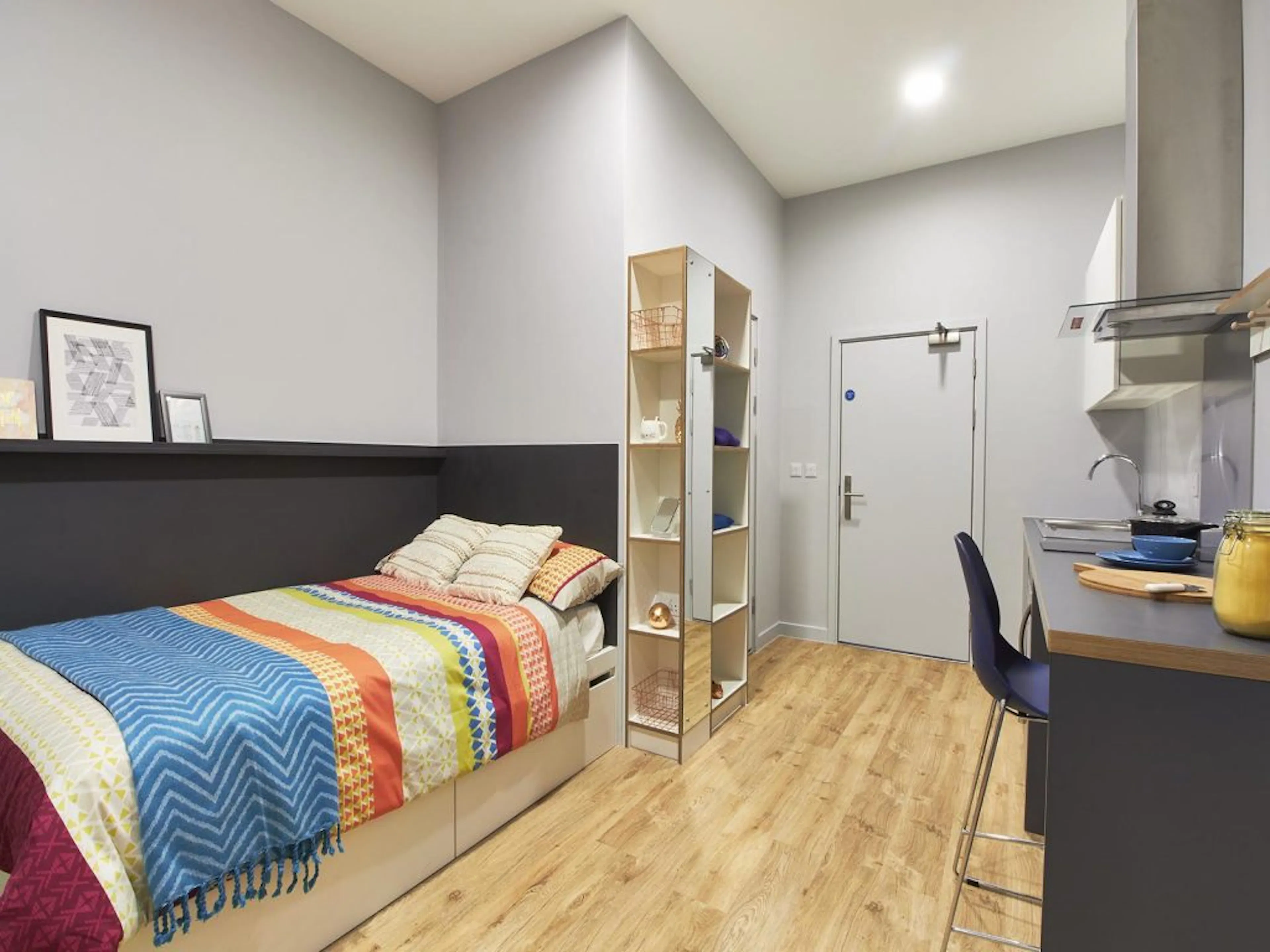 ROOM ROOM 3