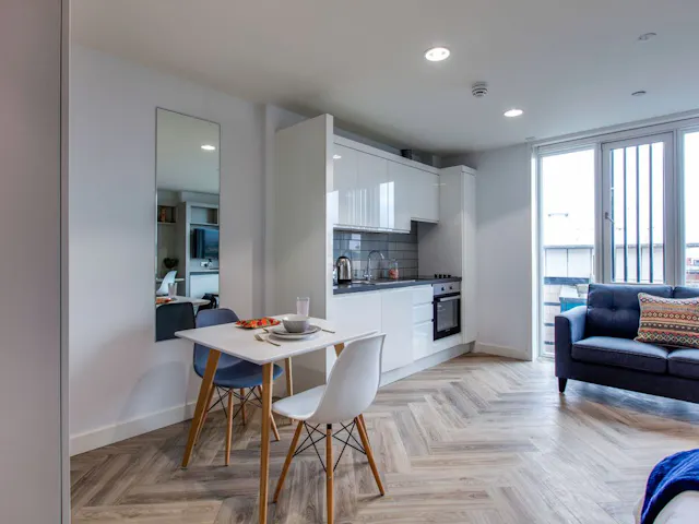 Silver Studio room image 1
