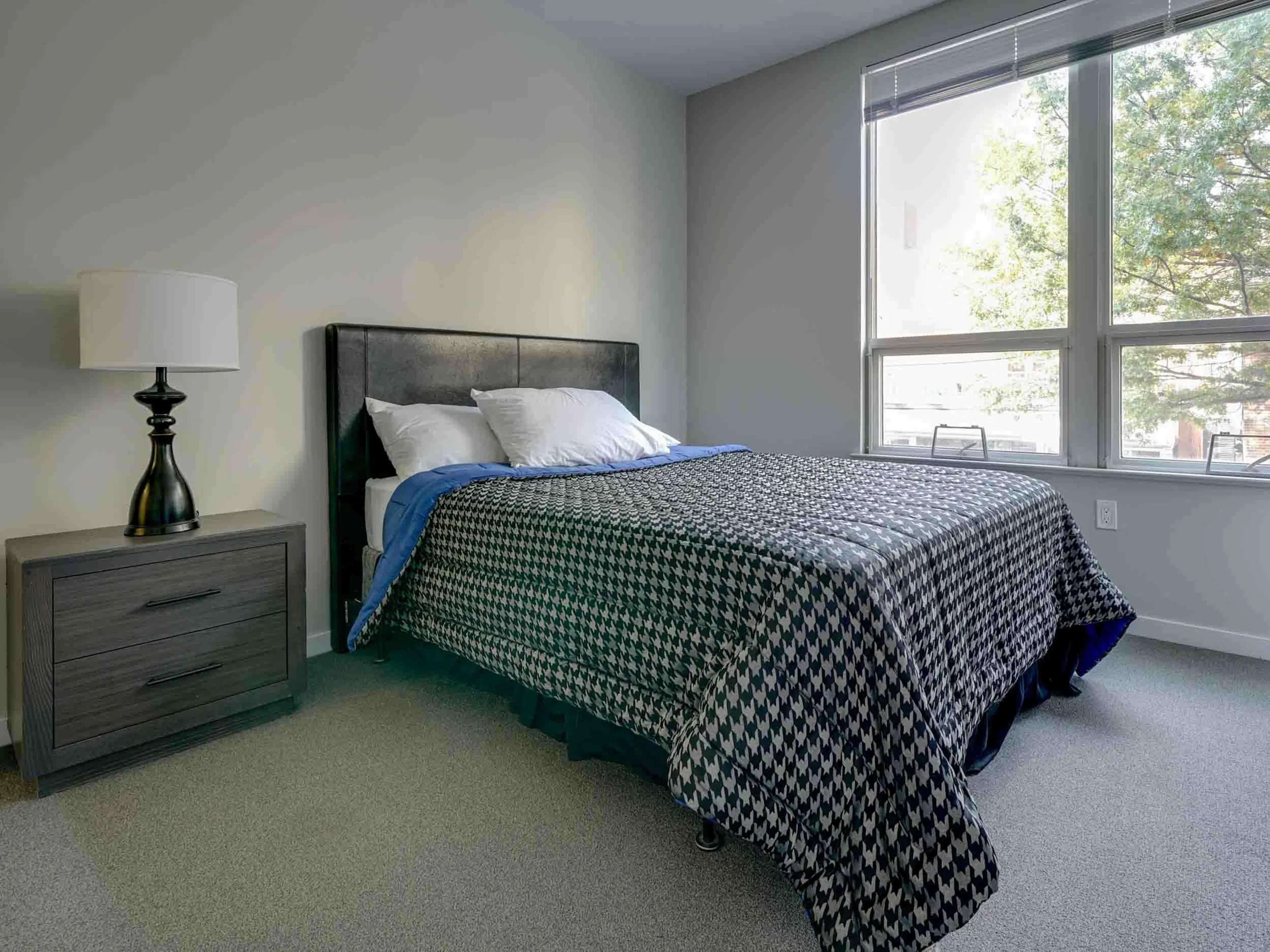 ROOM ROOM 1