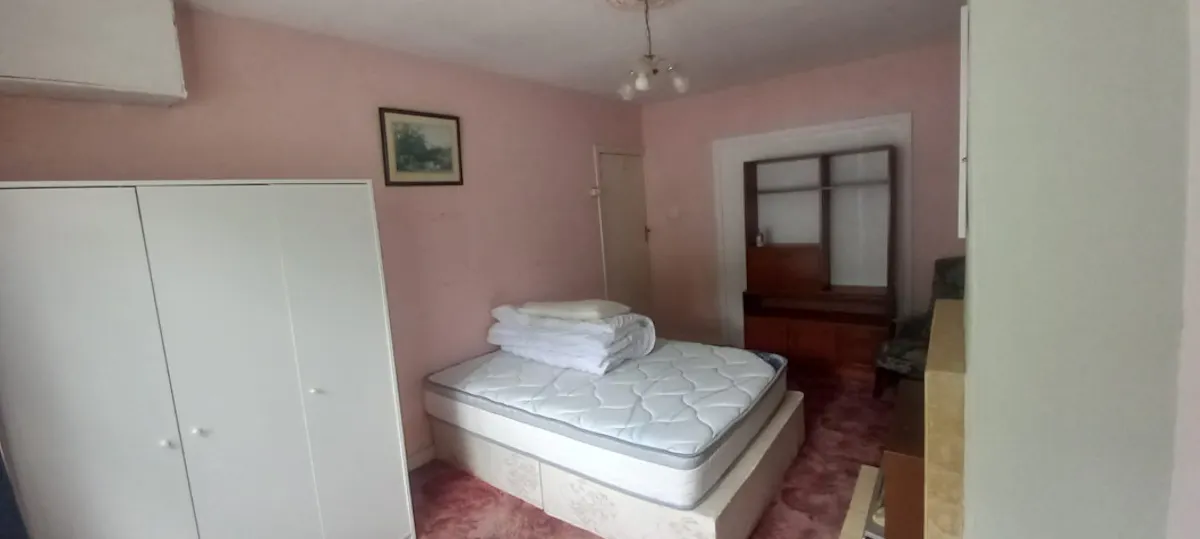ROOM ROOM