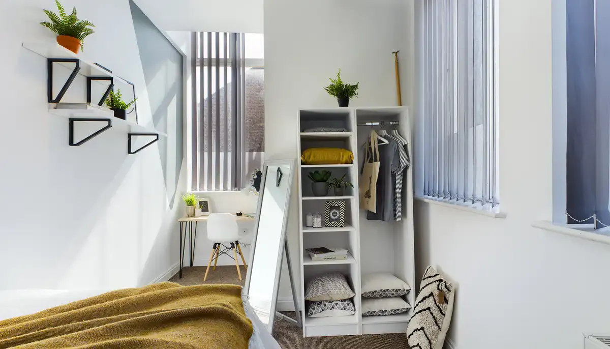 8 Bedroom House ROOM
