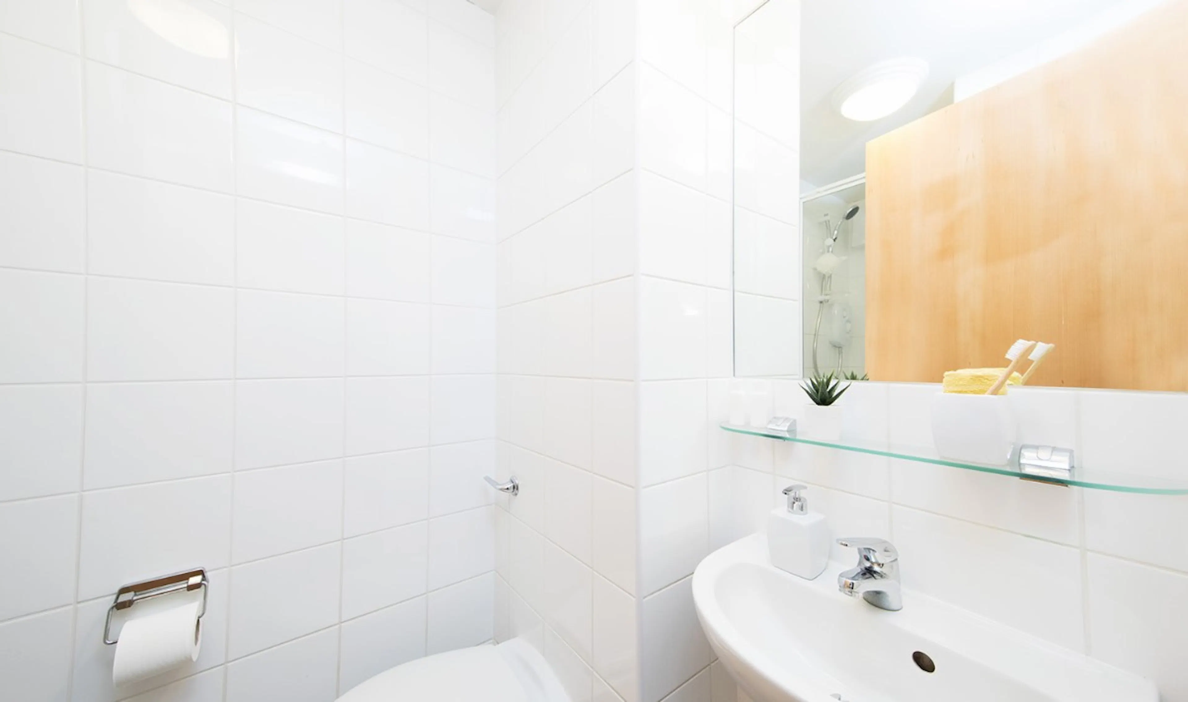 BATHROOM BATHROOM 3