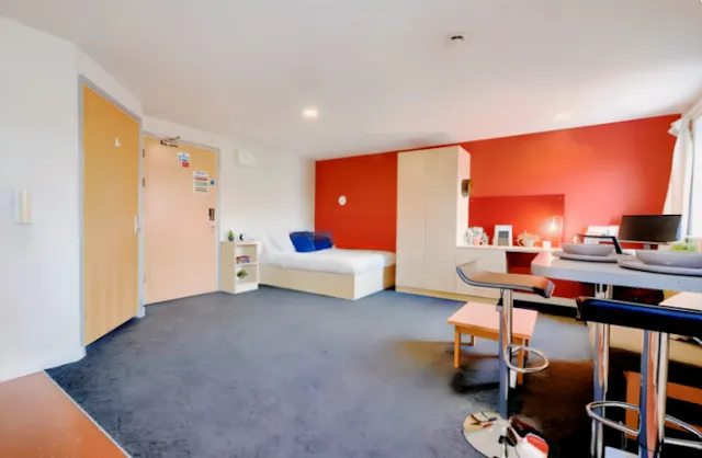 Studio Platinum - Top Floor room image 1