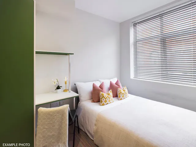 4 Bed Apartment room image 1