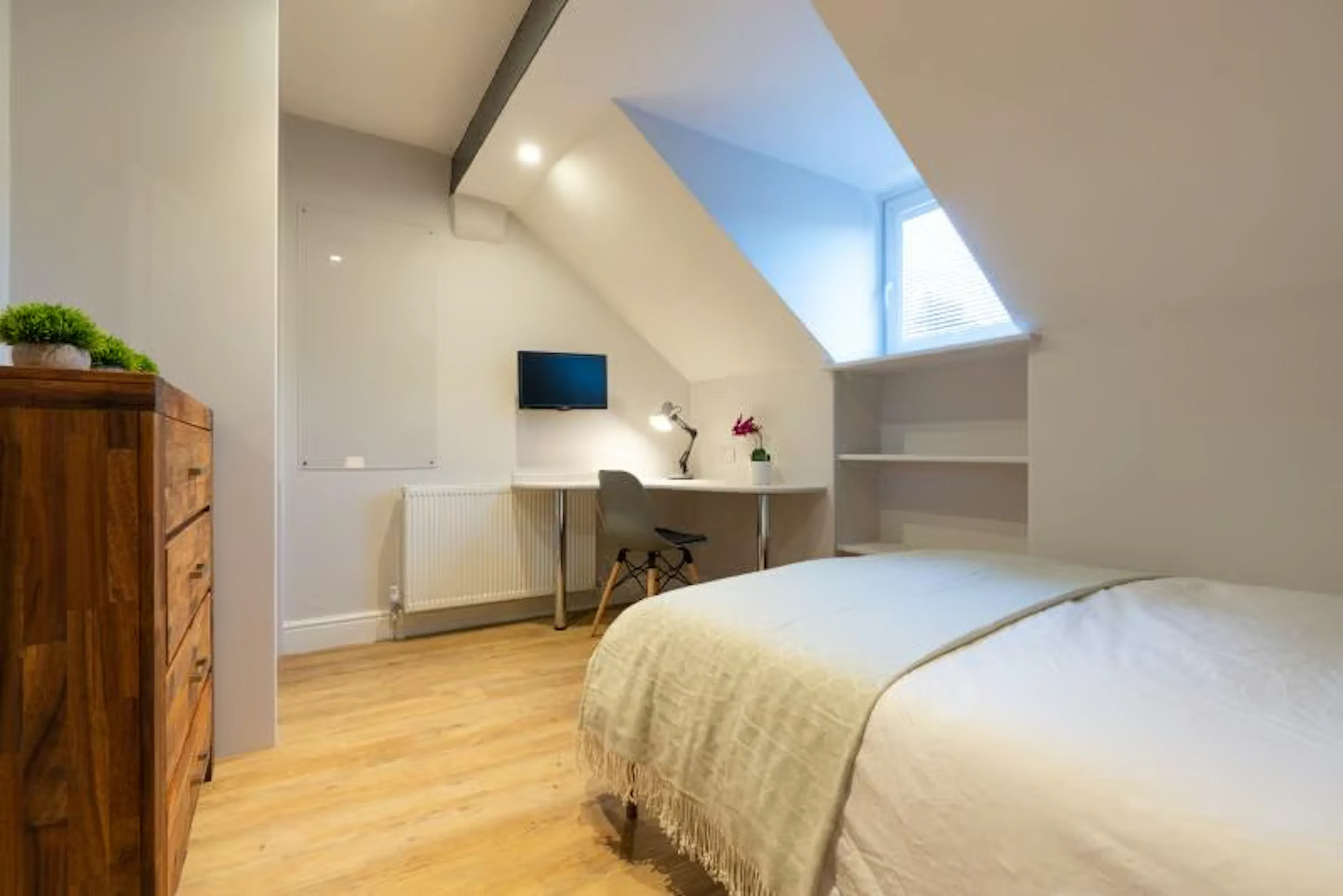4 Bed Apartment ROOM 2