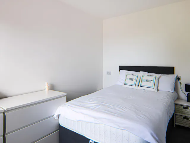3 Bedroom Apartment room image 1