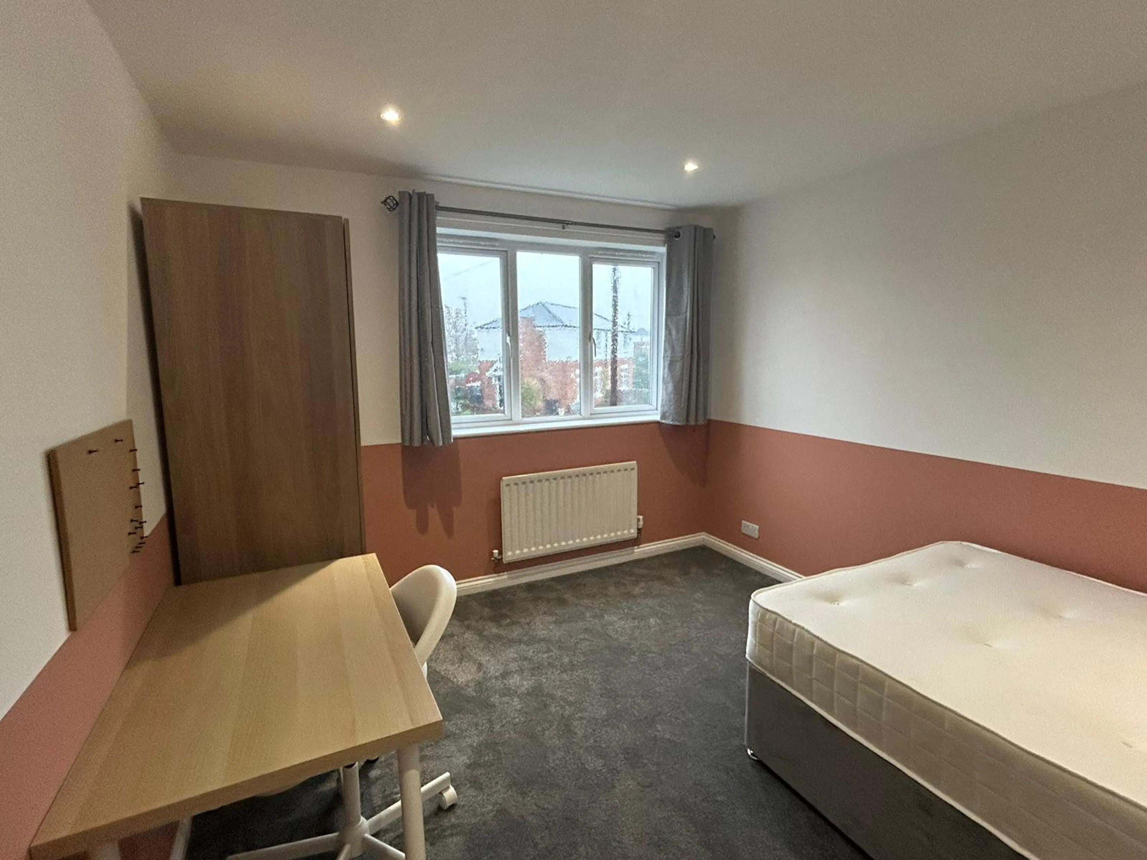 2 Bedroom Apartment ROOM 1