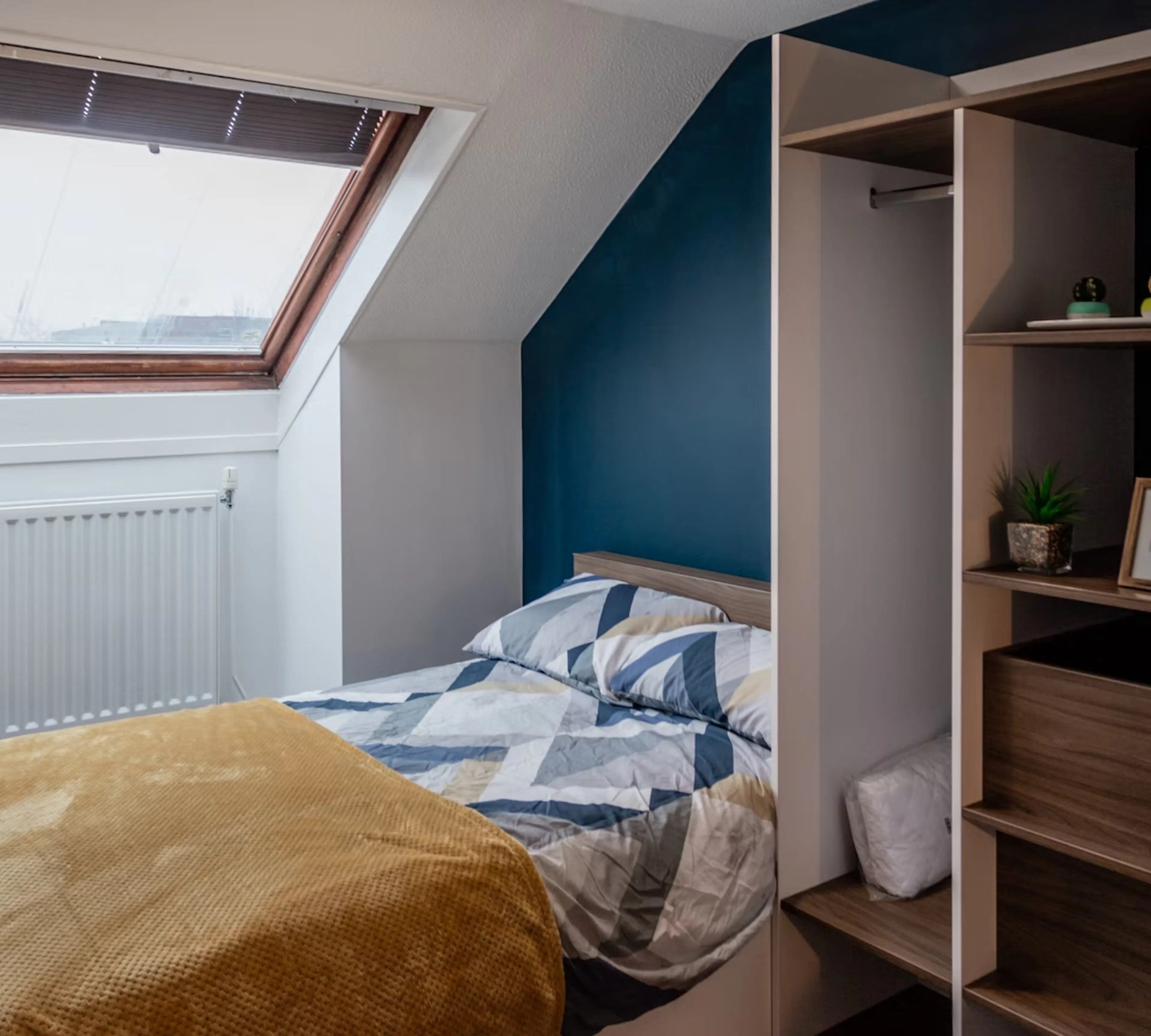 5 Bed Non-Ensuite ROOM 2