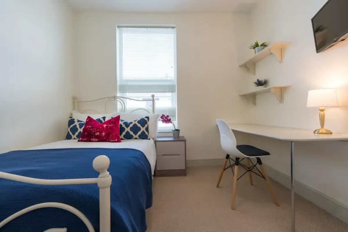 5 Bedroom Apartment ROOM