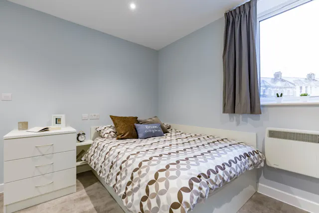5 Bed Club Studio room image 1