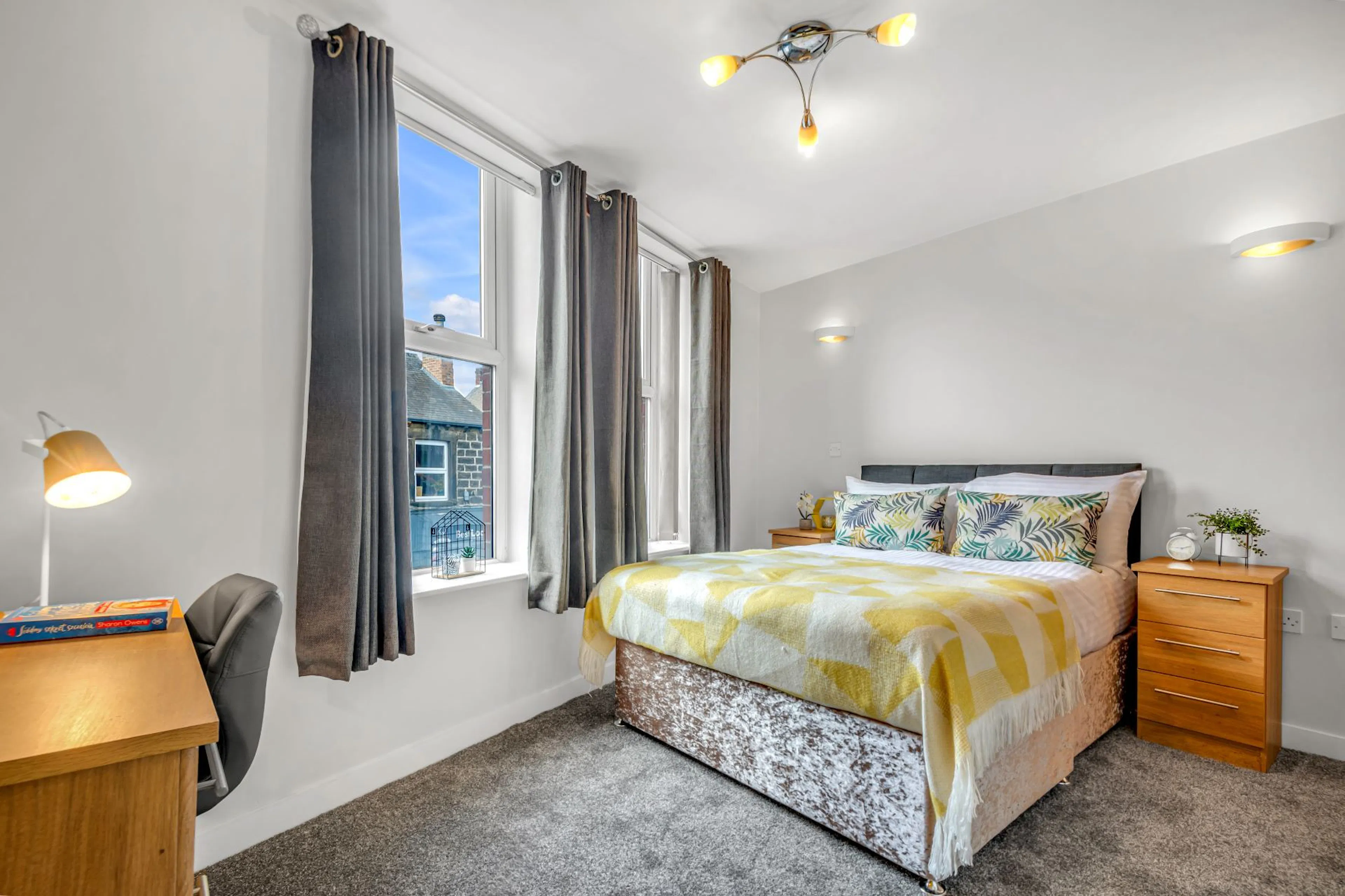 3 Bedroom Apartment ROOM 1