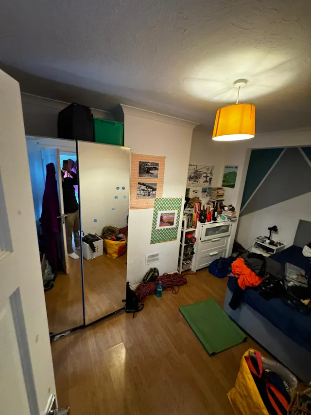 Three Bed Apartment room image 1