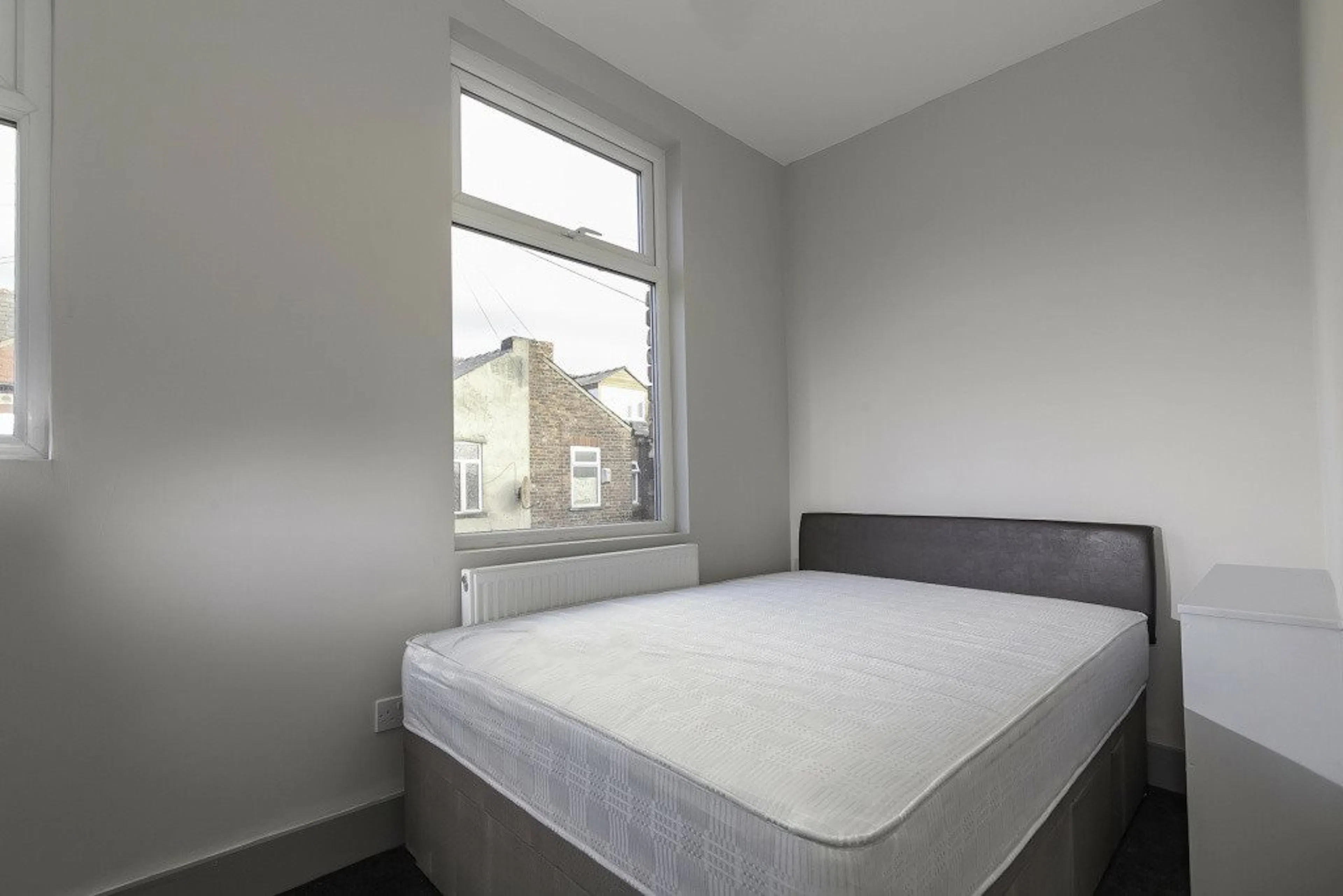 3 Bedroom Apartment ROOM 1