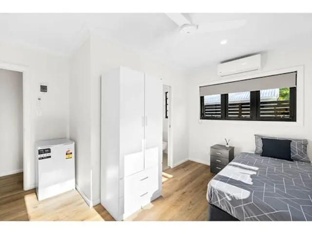 Executive Room + Fridge room image 2