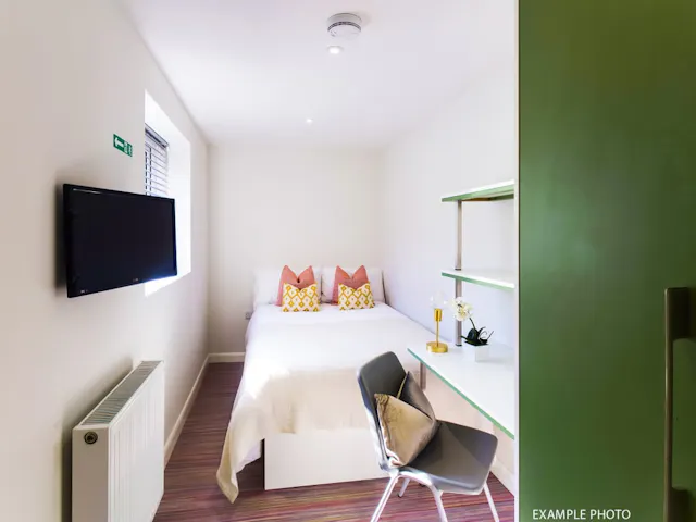 4 Bed Apartment room image 2