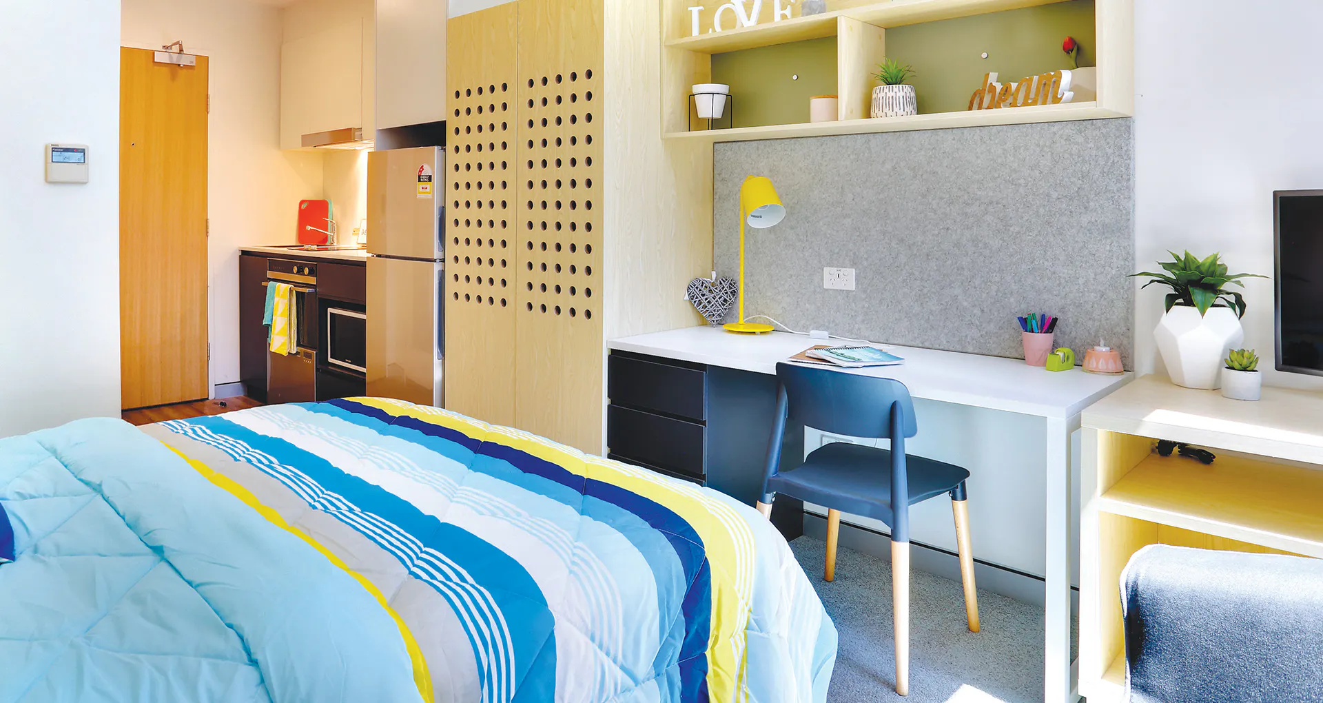 Medium Studio Apartment ROOM 1