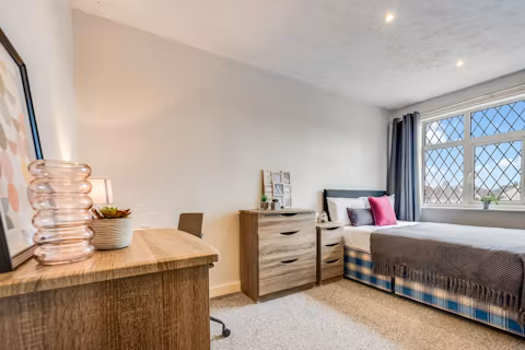 hessle-avenue-leeds-ROOM
