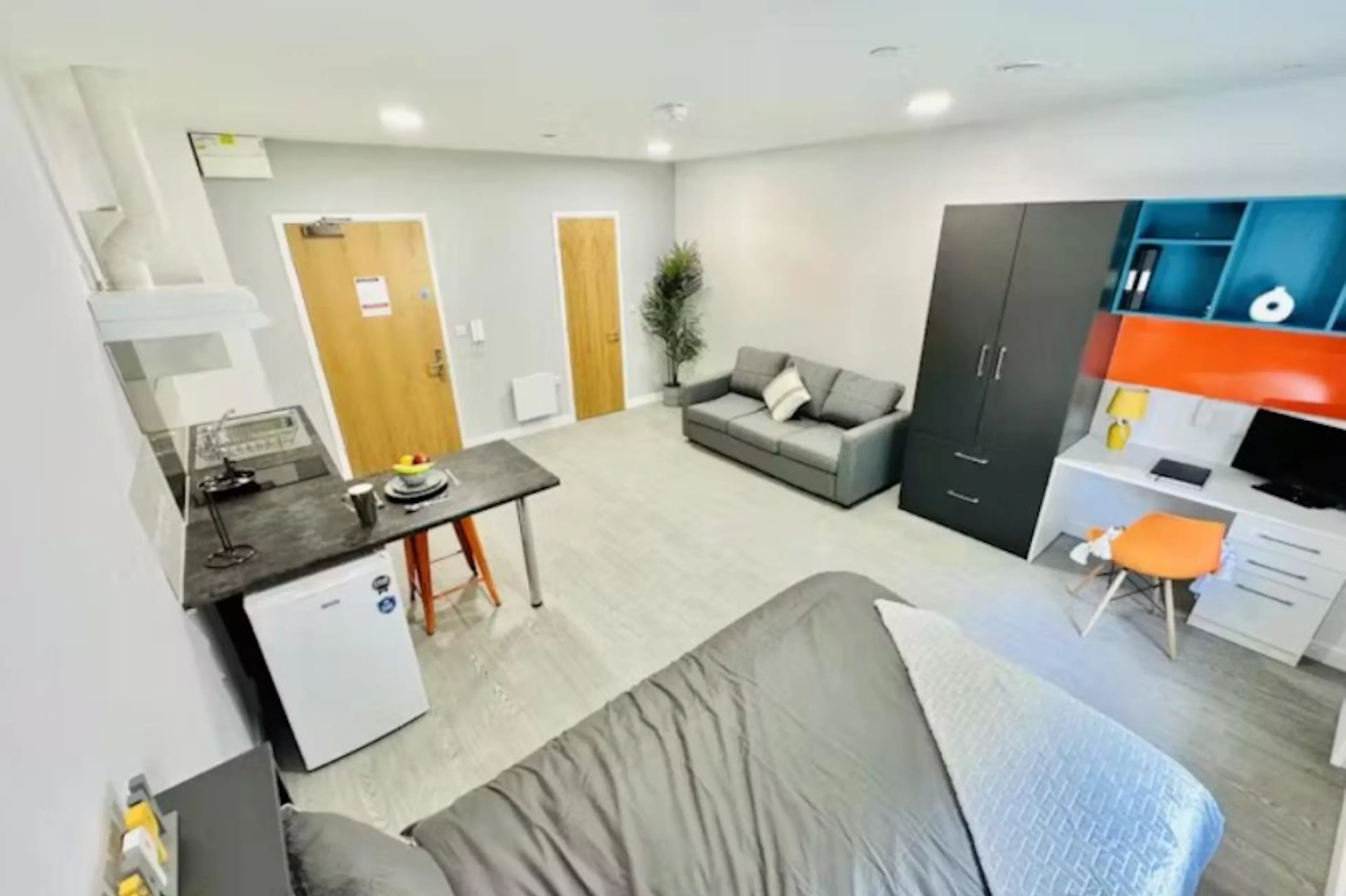 ROOM ROOM 1
