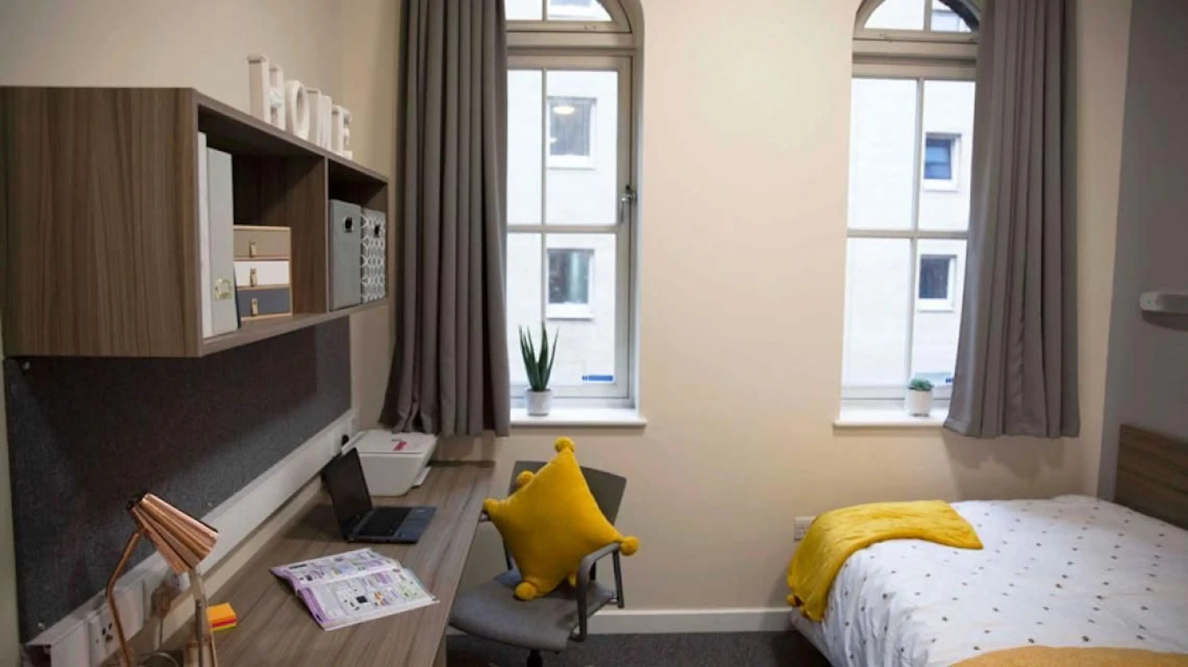 ROOM ROOM 1