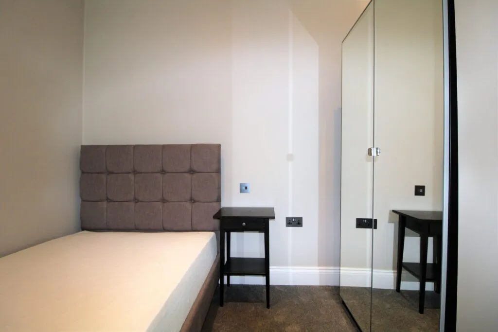 1 Bedroom Apartment ROOM