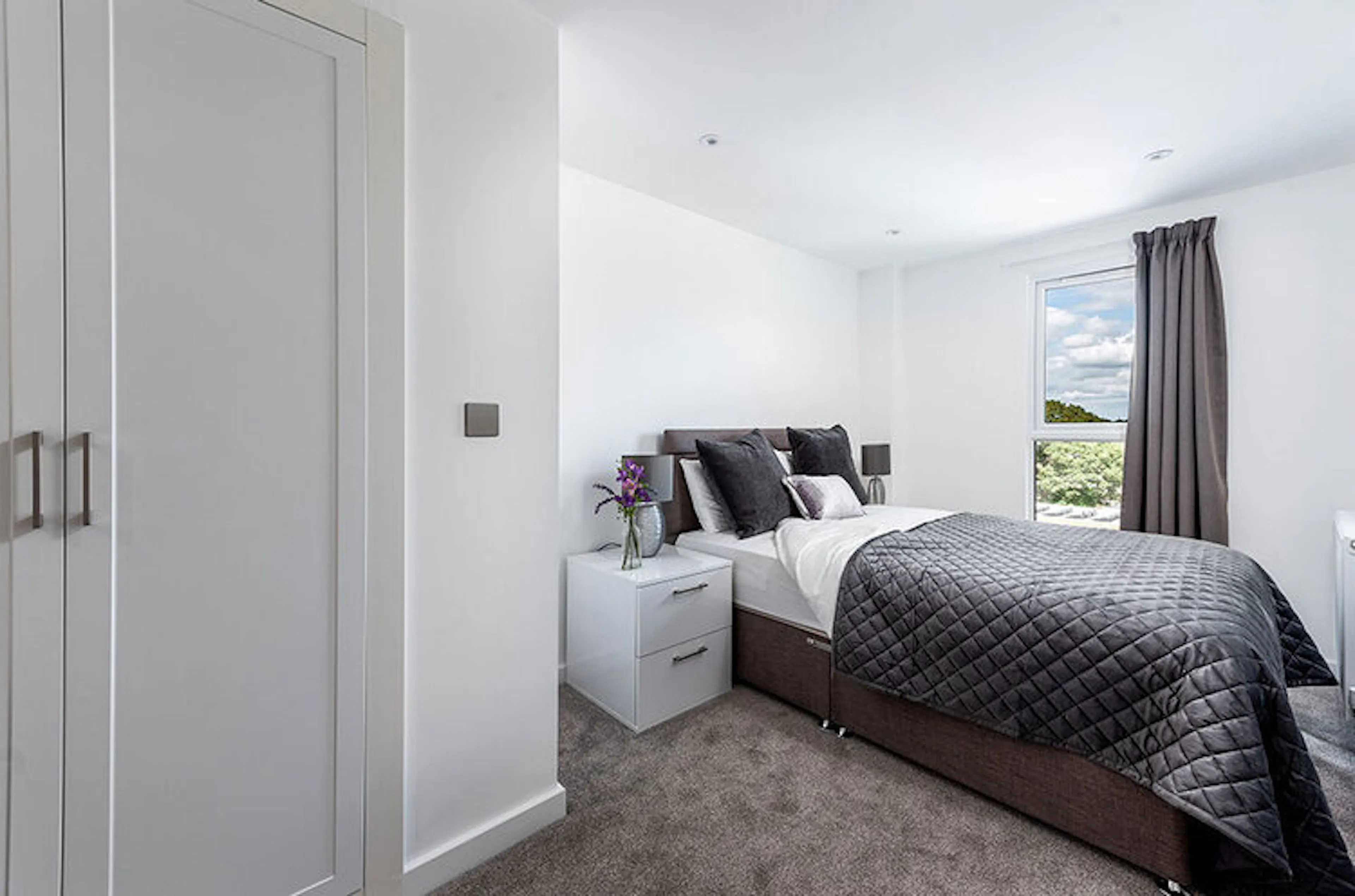 ROOM ROOM 1
