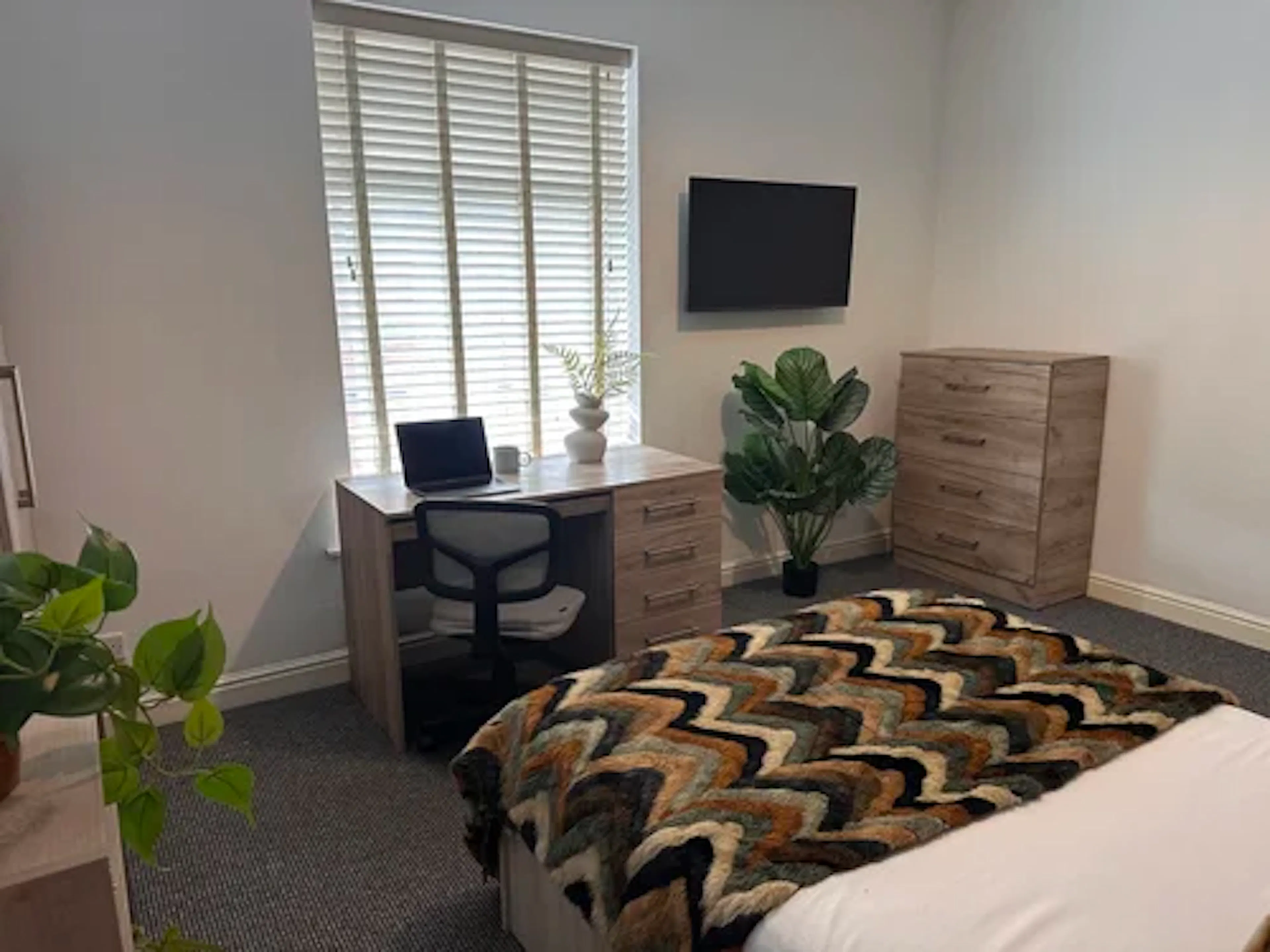 4 Bedroom Apartment ROOM 4